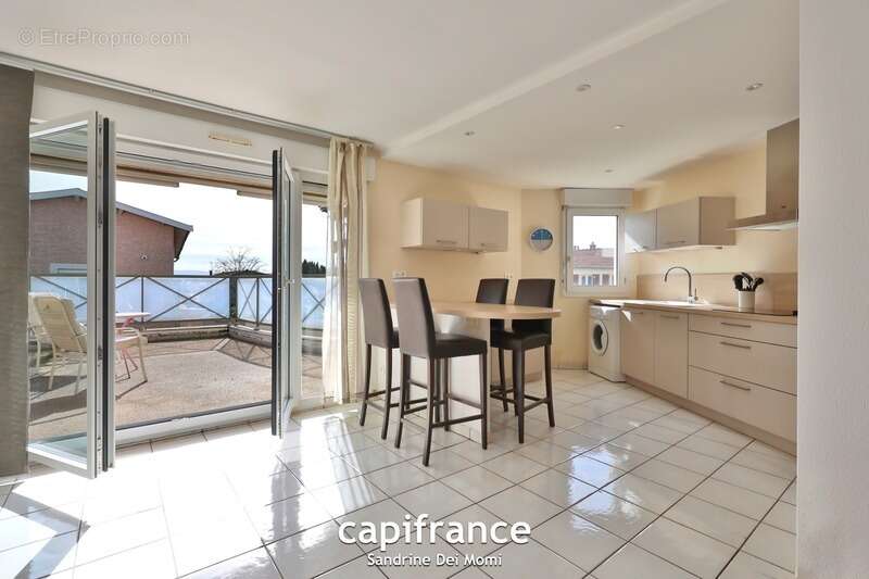 Appartement à SAINT-GENIS-LES-OLLIERES