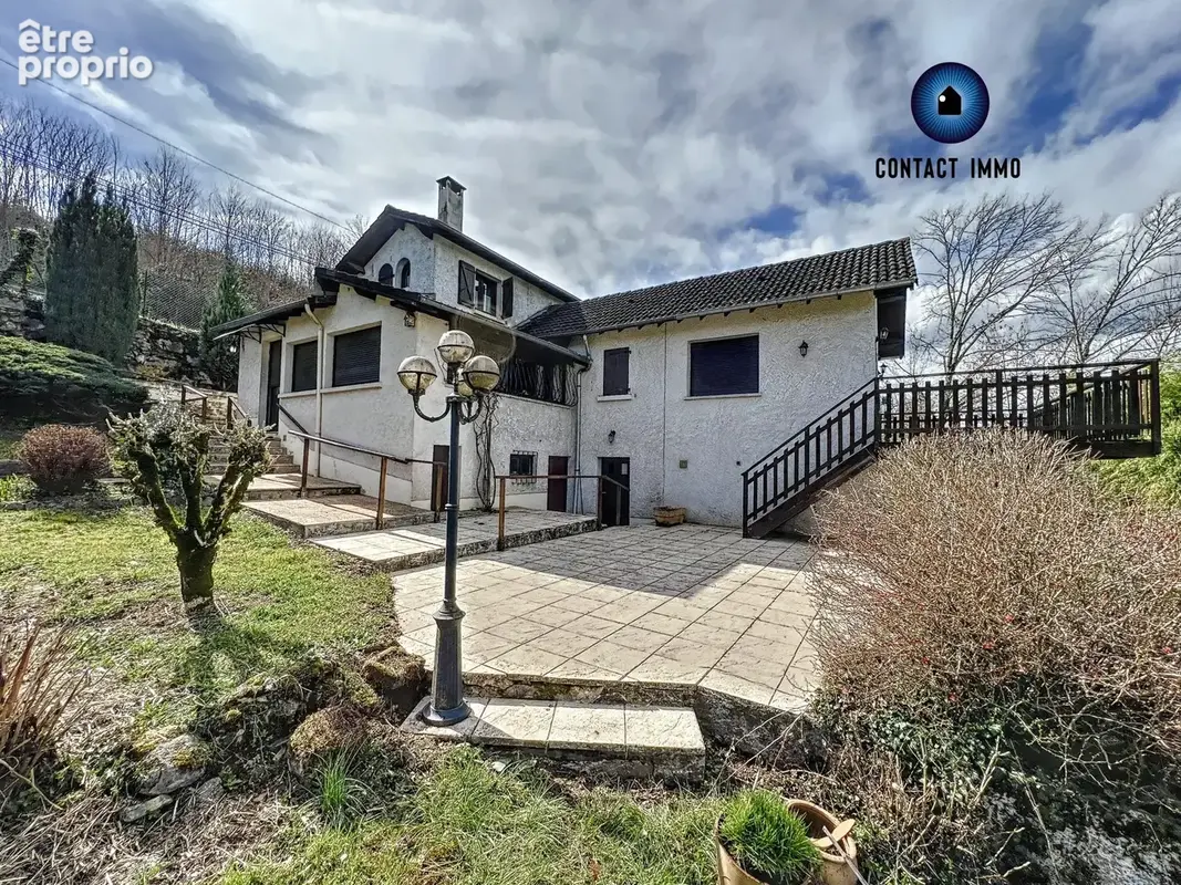 Maison à LARCHE