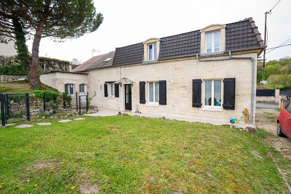 Maison à CIRES-LES-MELLO