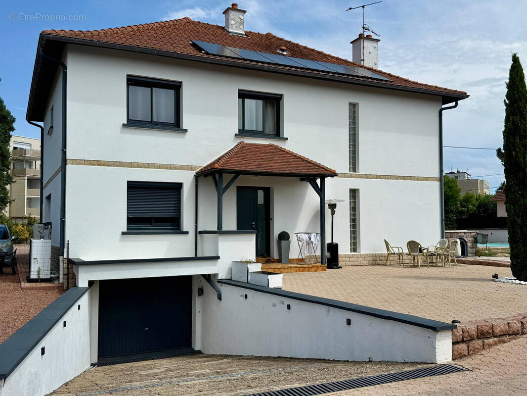 Maison à MABLY