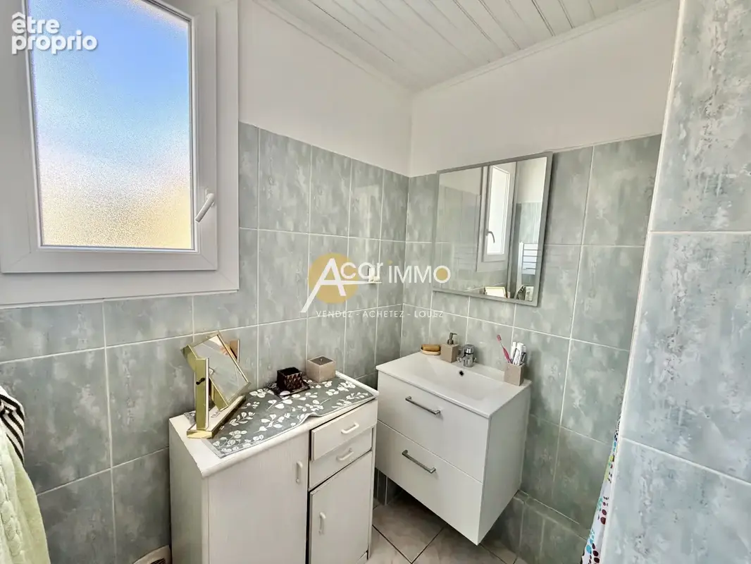 Appartement traversant La Seyne avec balcon, cave et parking - photo 5