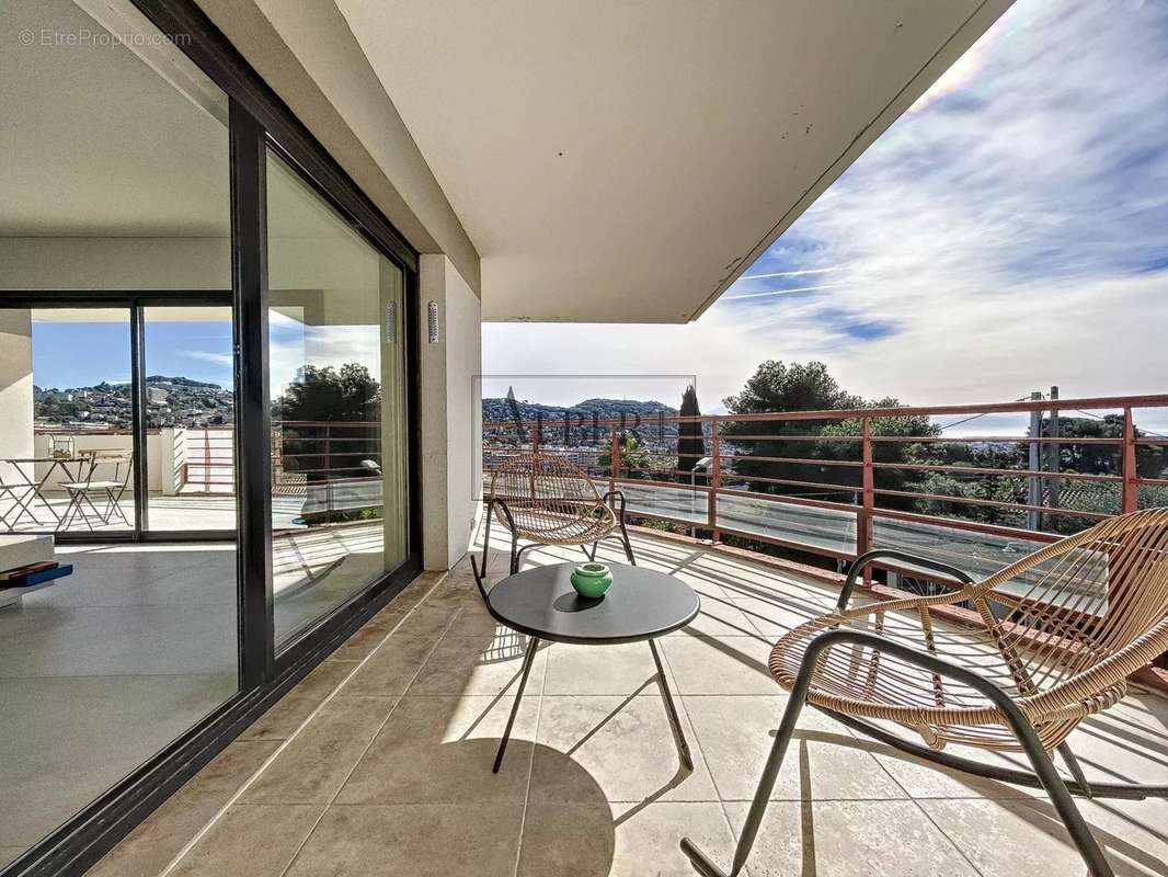 Appartement à LE CANNET