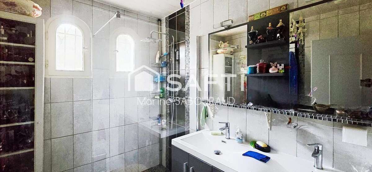 Photo 8 - Maison à ENTRECASTEAUX