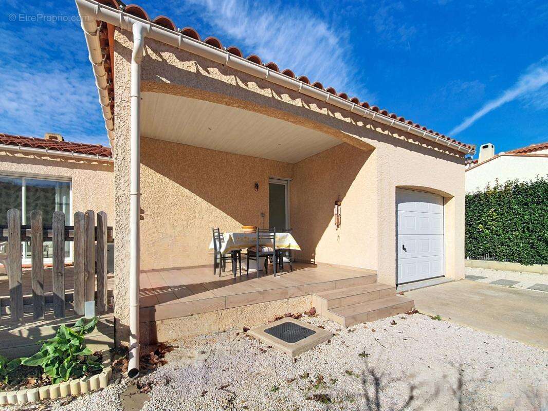 Maison à SAINT-LAURENT-DE-LA-SALANQUE