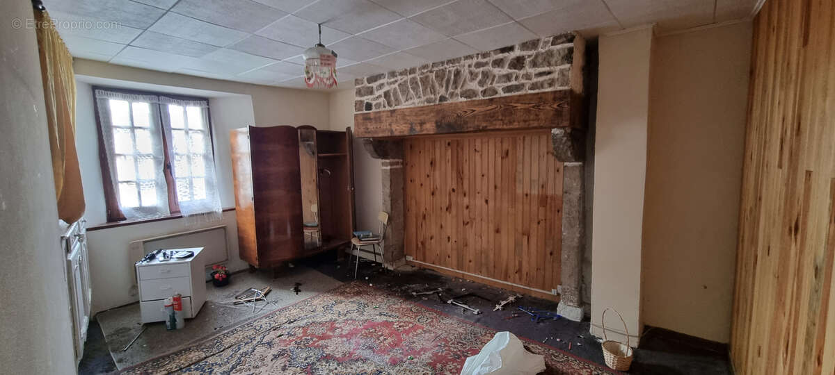 Maison à ESTIVAREILLES