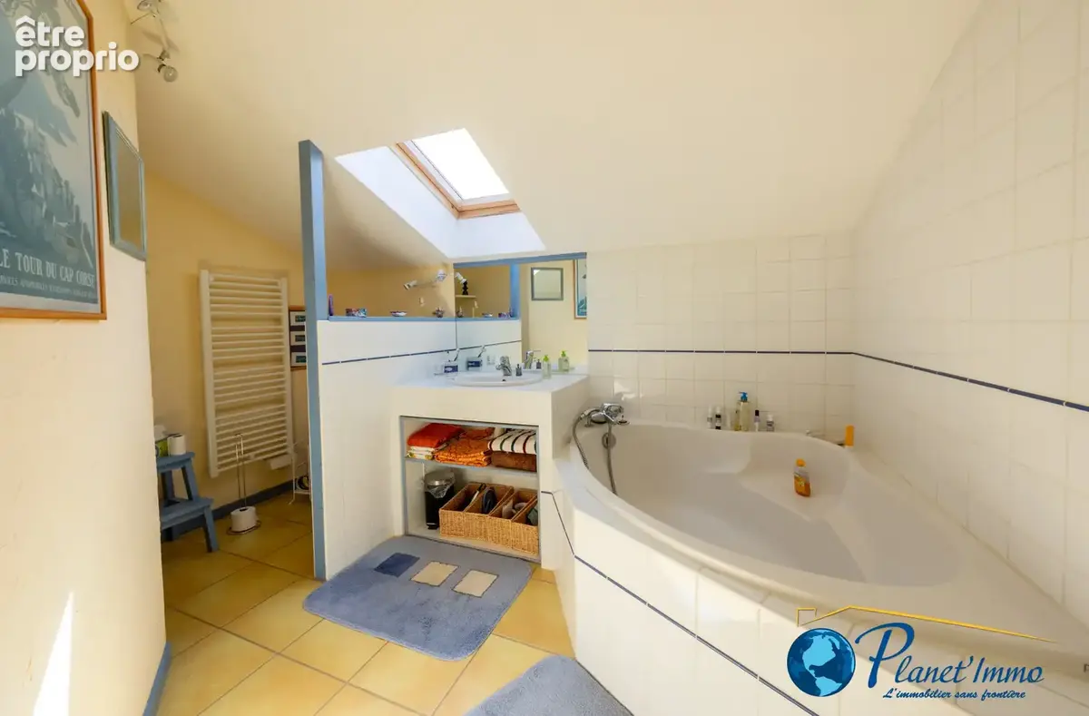 Maison individuelle de 233 m2 habitables avec terrain de 2100m2 arboré avec Piscine. - photo 15