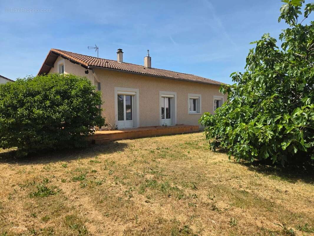 Maison à MONTBARTIER