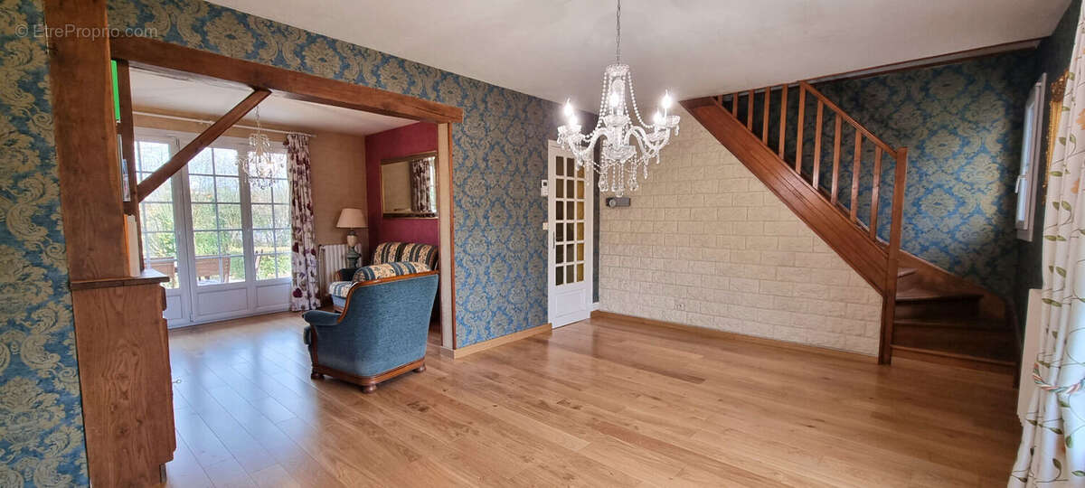 Maison à COUDUN