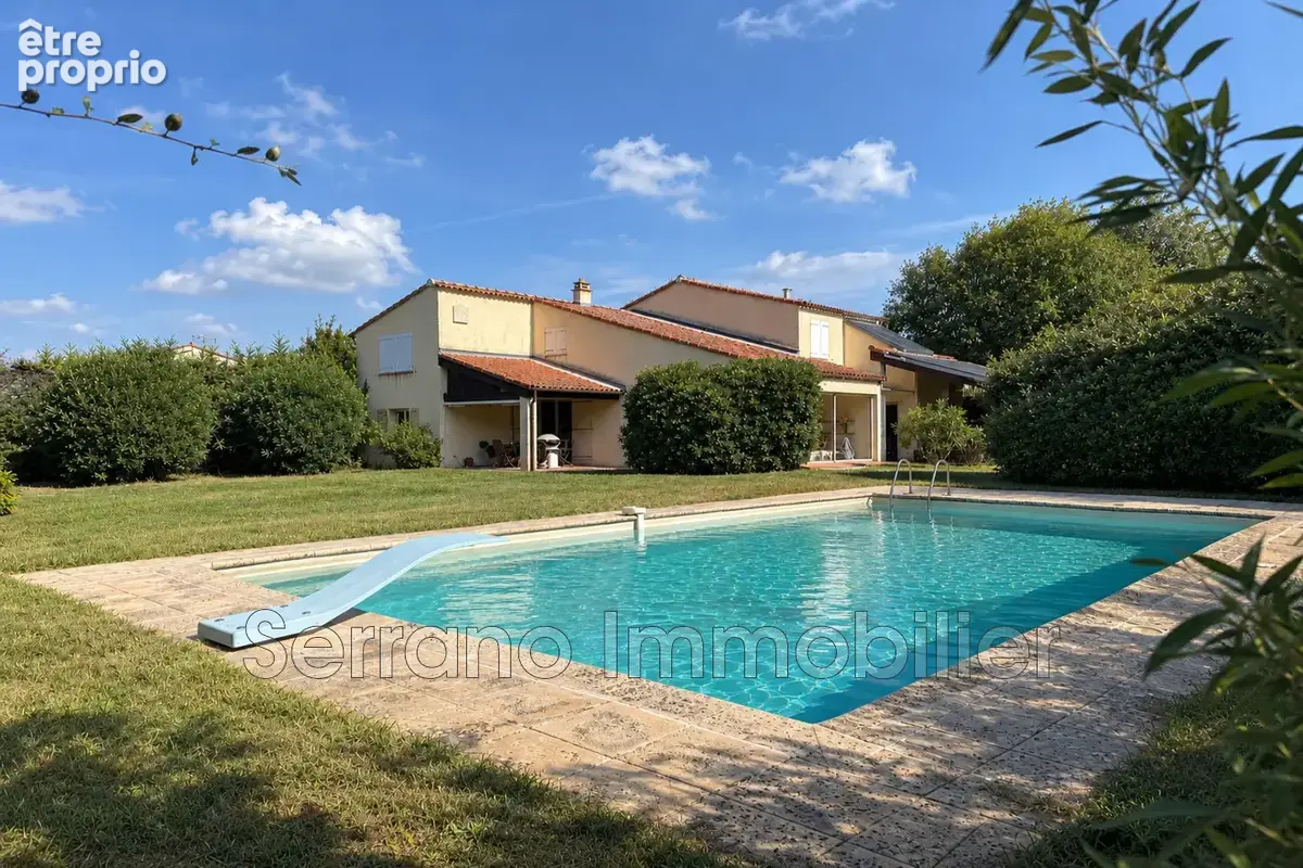 Photo Maison à Bagnols-Sur-Ceze au prix de 465 000€