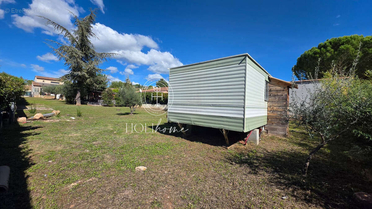 Terrain à POURRIERES