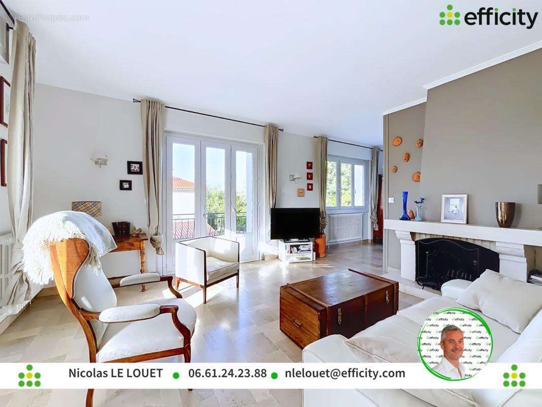 Maison 188 m² à Soyaux  - photo 8