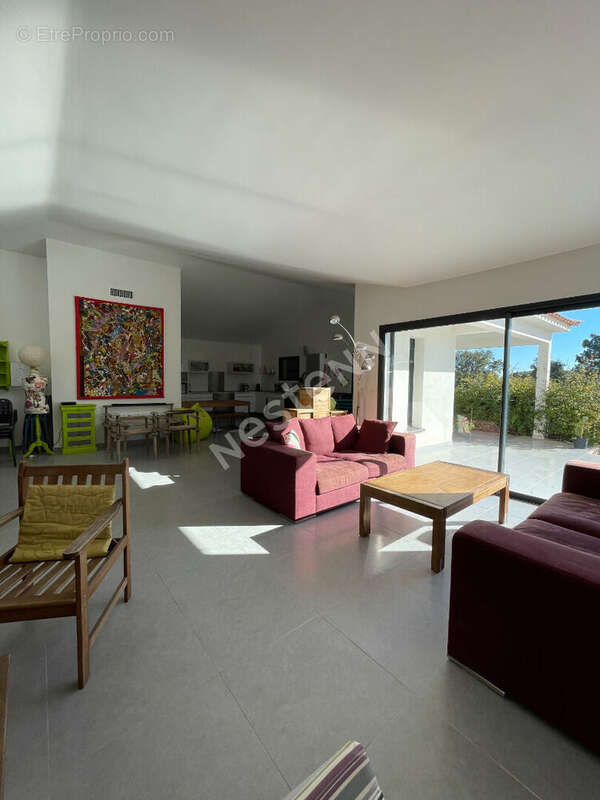 À vendre ? Belle villa avec piscine à quelques minutes de la plage de Fautea - photo 3