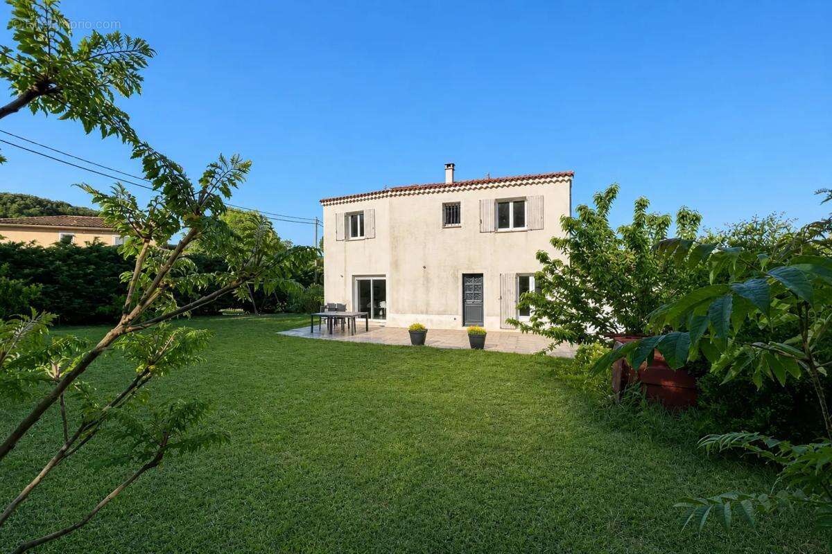 Maison à SUZE-LA-ROUSSE