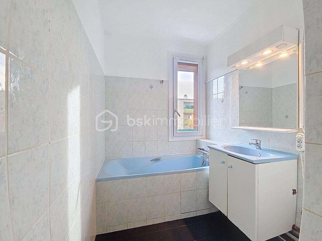 Appartement à CLICHY-SOUS-BOIS