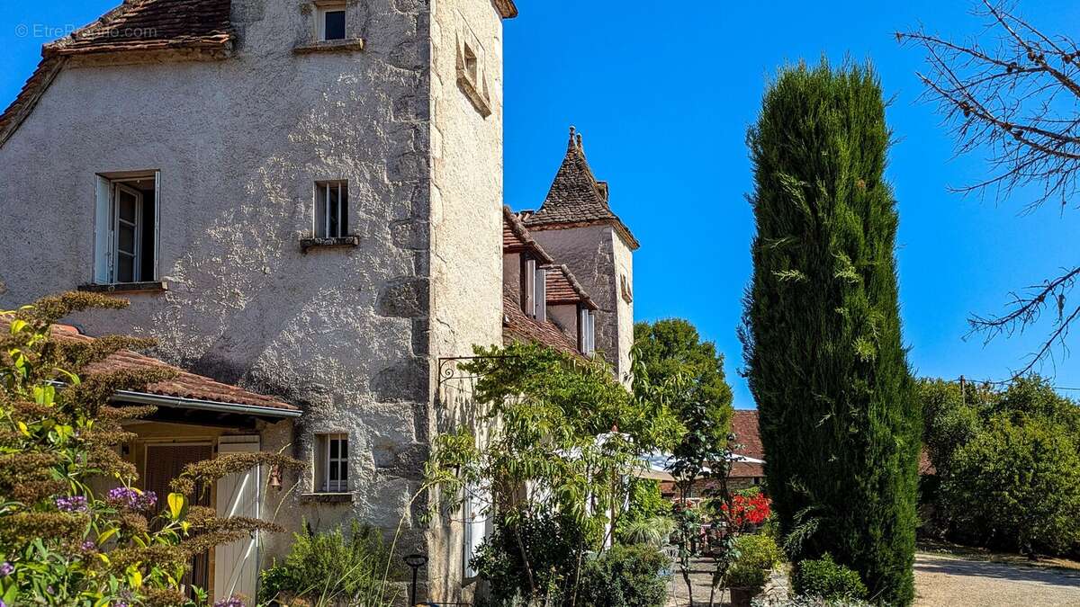 Livernon - Élégante propriété de campagne avec piscine, court de tennis et 2,5 hectares - photo 7