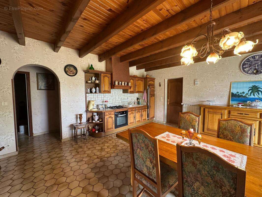 2 VILLAS  avec beau terrain et piscine - photo 22