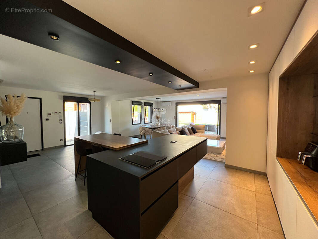 Maison d'Exception à Ennery - 7 pièces - 170 m² - photo 5