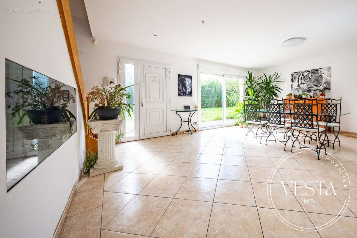 Maison à MIREBEAU-SUR-BEZE