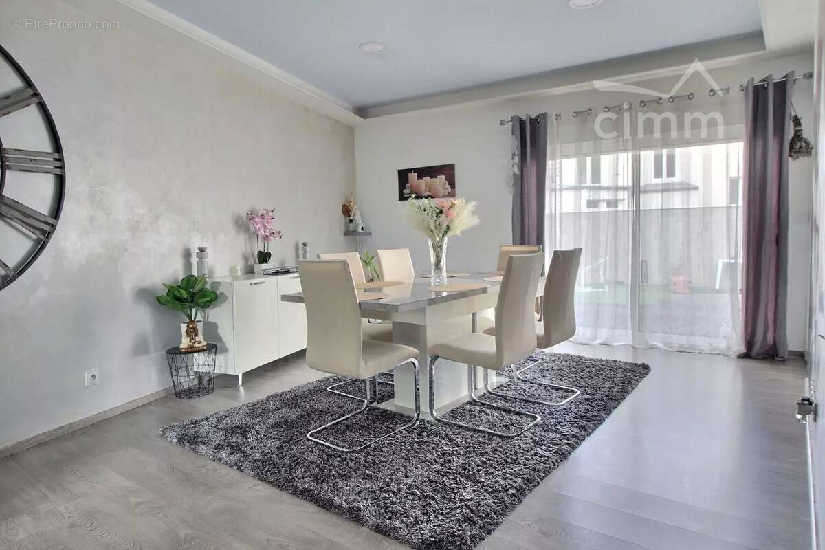 Maison à LES AIX-D'ANGILLON