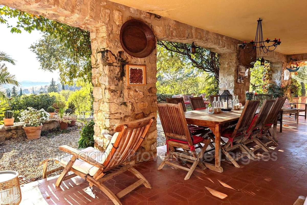 Maison à ENTRECASTEAUX