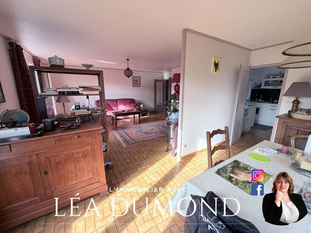 Maison 138 m² à Boisset-Saint-Priest  - photo 7