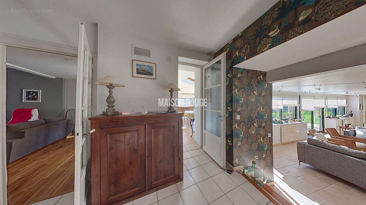Maison hyper centre ville avec beau jardin arboré, suite parentale et cuisine de chef au coeur de Lamballe - photo 14