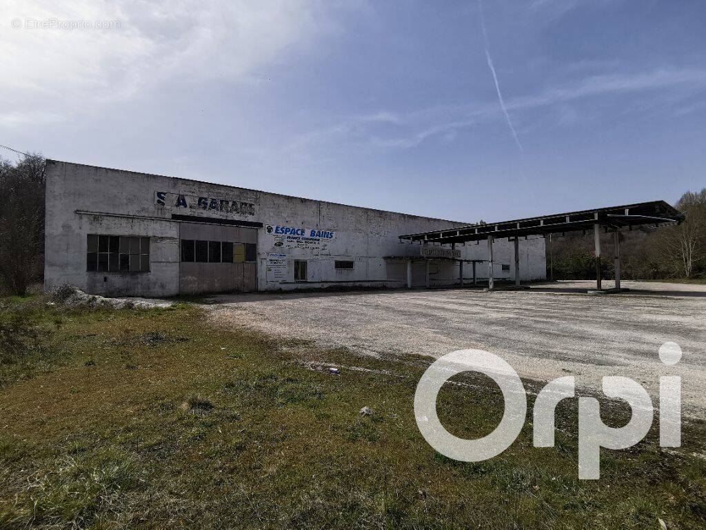 Commerce à VECQUEVILLE