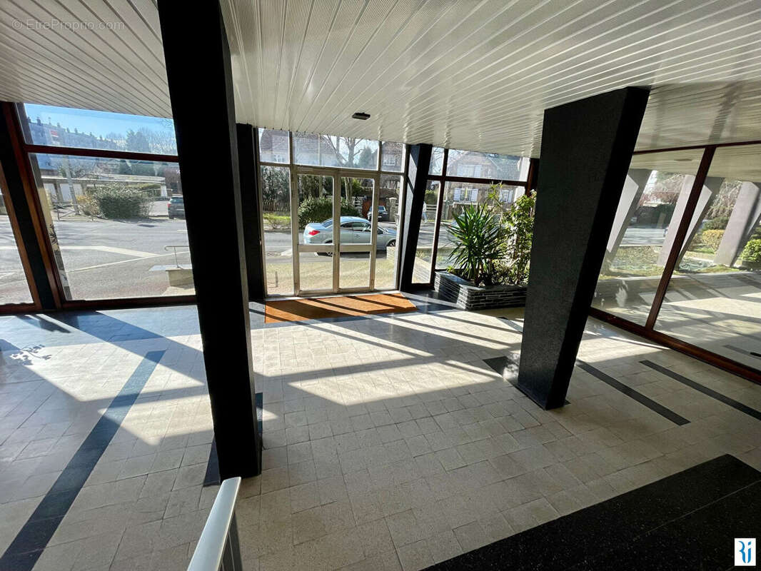 Appartement à MONT-SAINT-AIGNAN