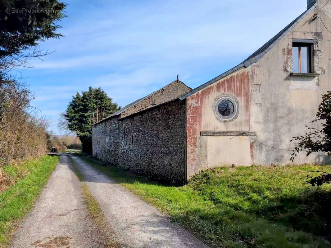 Maison à SAINT-LAURENT-DE-LIN