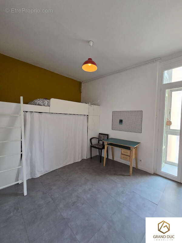 Appartement à MARSEILLE-2E