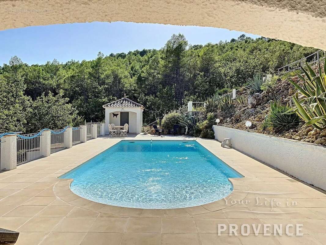 Maison à SAINT-ANTONIN-DU-VAR