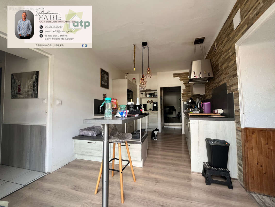 Maison de bourg, 3 ch dont une suite parentale + bureau + SDJ + garage, petit terrain de 350 m2 clos & arboré - photo 5