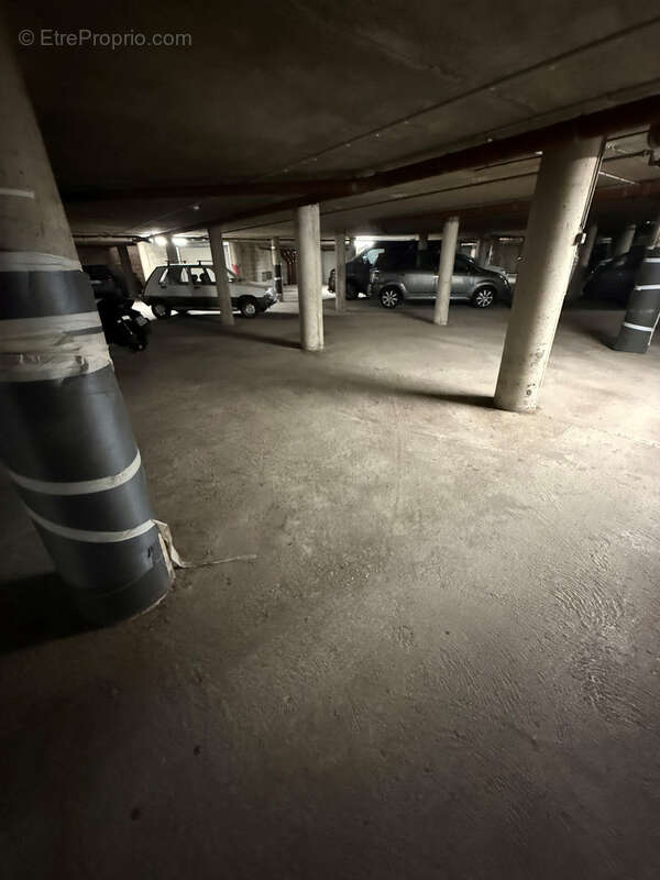 Place de parking Bonneveine - photo 2