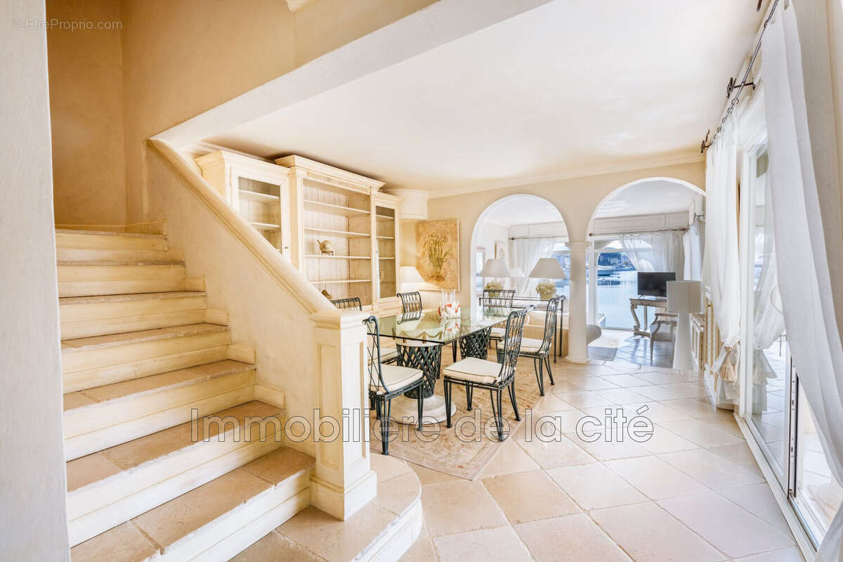 Maison à GRIMAUD