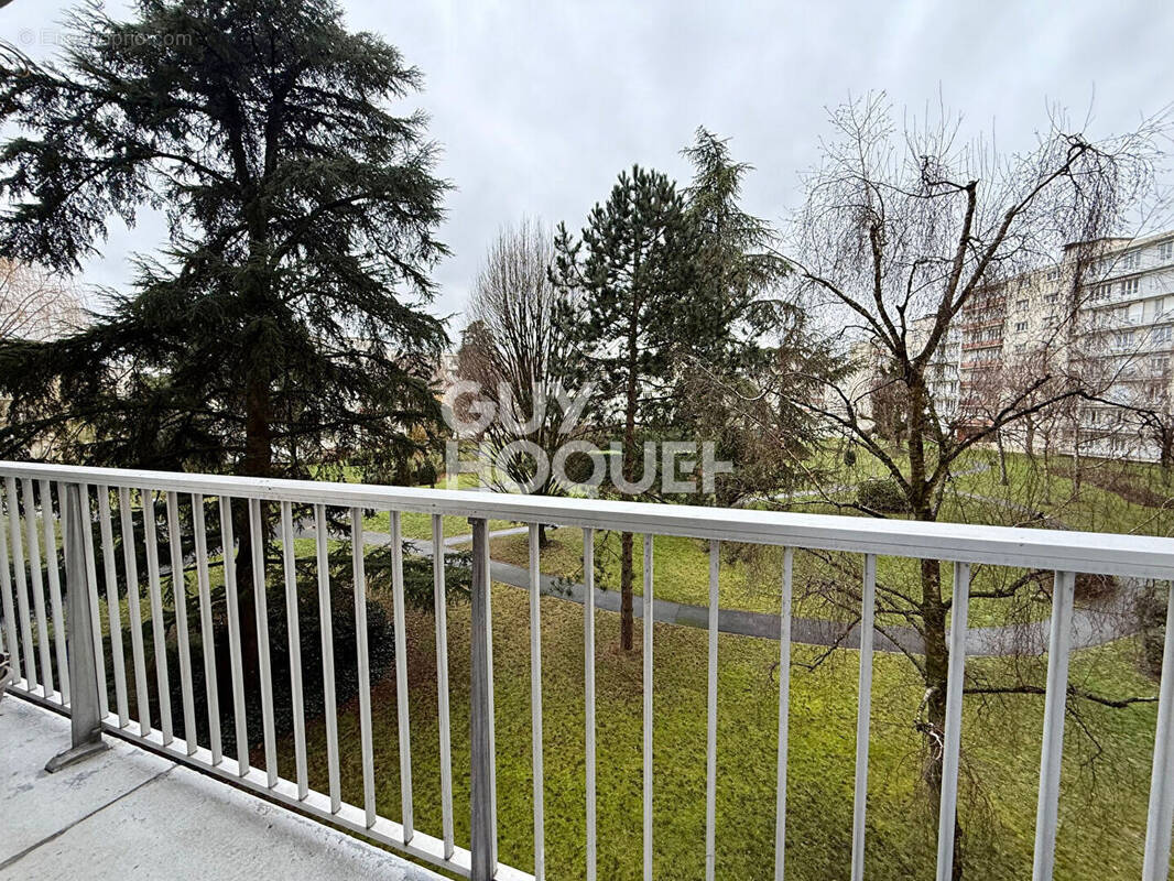 Appartement à ROSNY-SOUS-BOIS