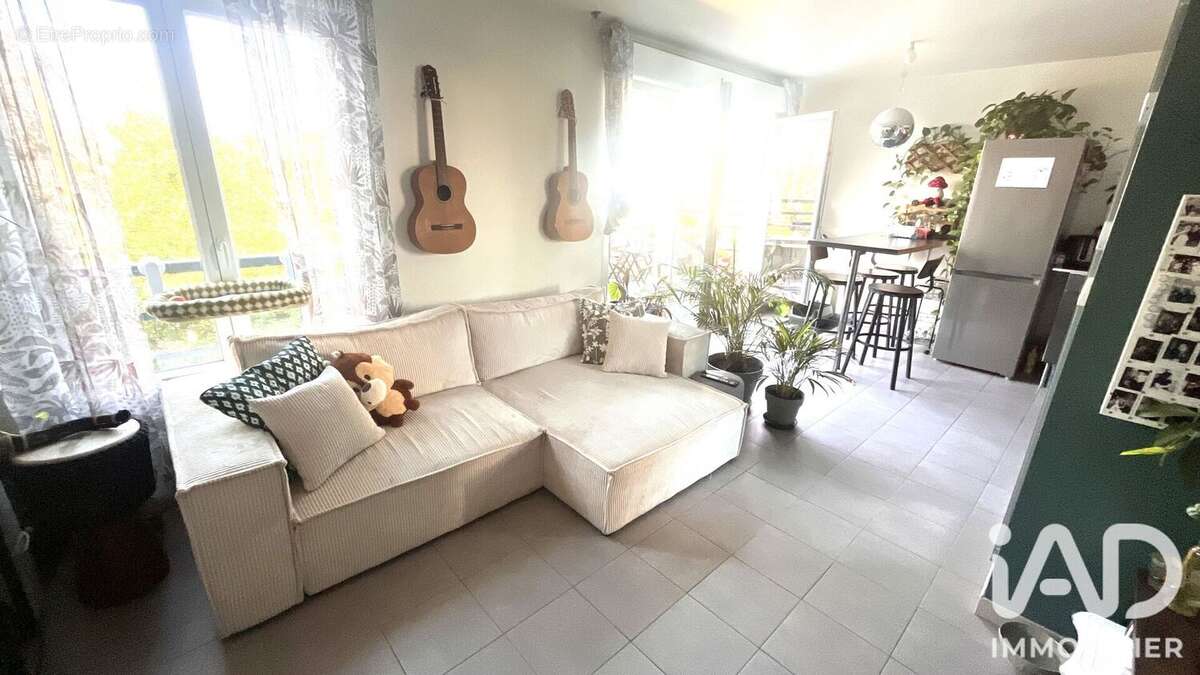Appartement 47 m² à Villeneuve-Le-Roi  - photo 7