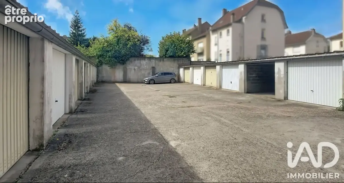 Photo 1 - Parking à METZ