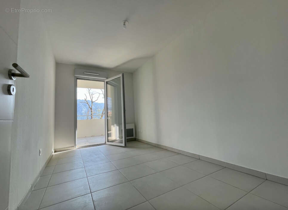 Appartement à GILETTE