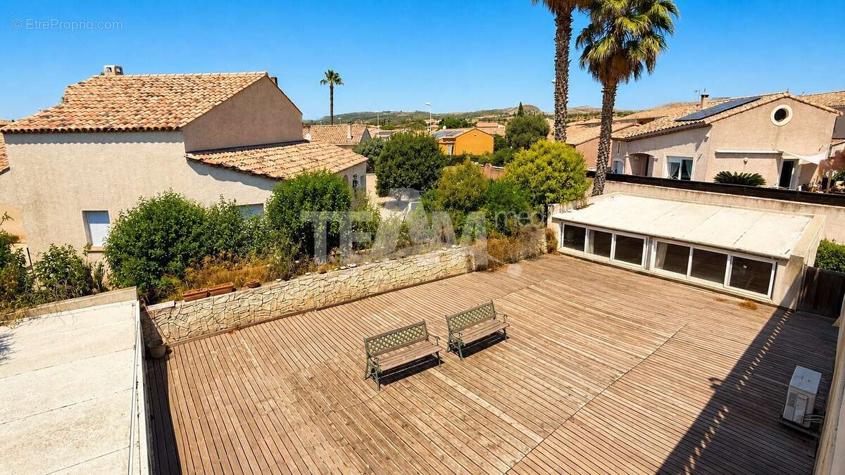Maison de 330 m² divisé 3 logements - photo 23