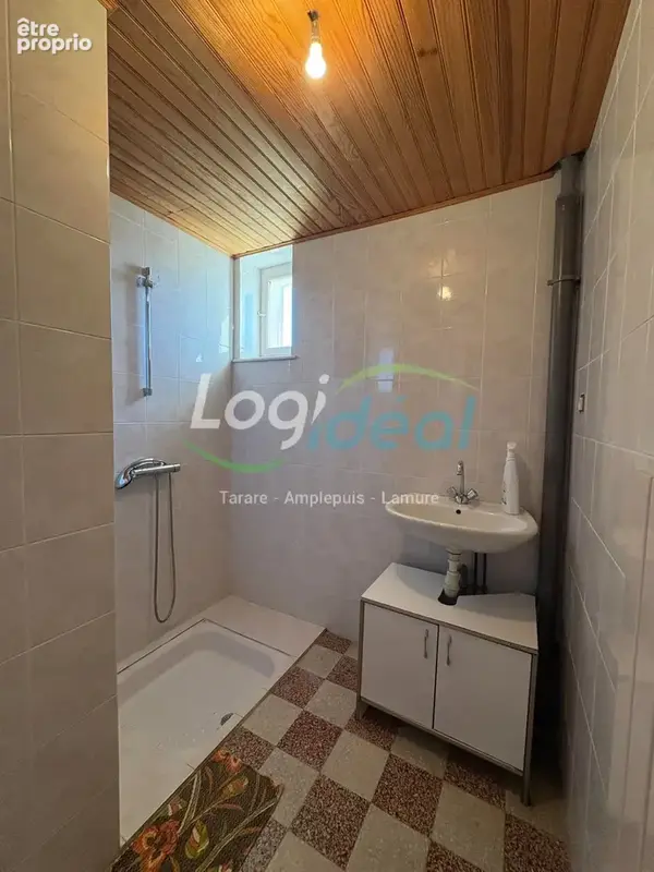 Maison à rénover située à Poule-les-Echarmeaux - photo 12