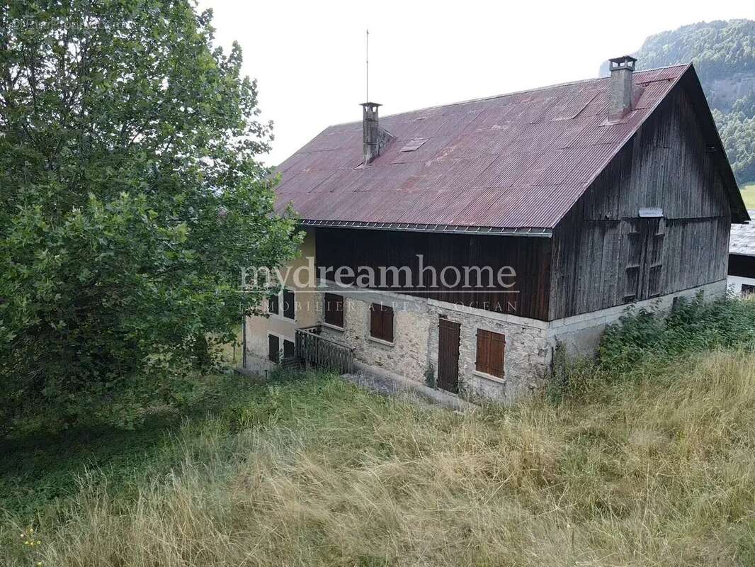 Immeuble de  4 appartements de 2 chambres - Flumet (73590) - photo 4