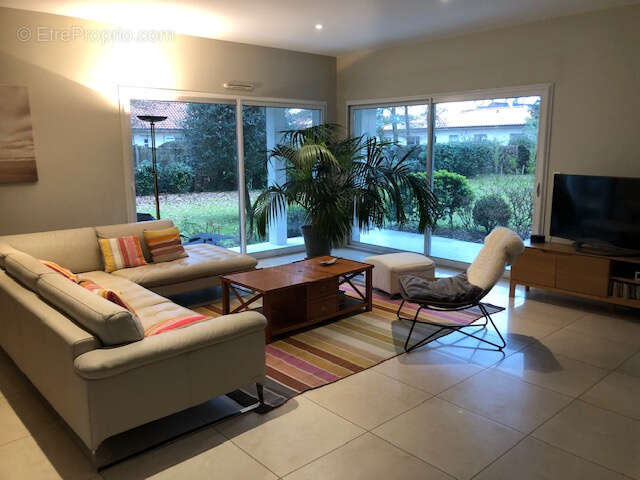 Maison à MARTIGNAS-SUR-JALLE