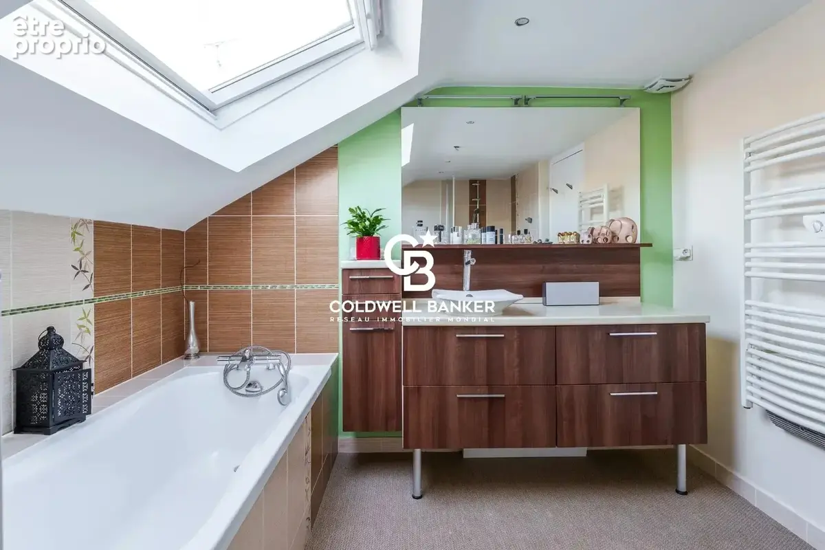 Tours –  maison familiale de 250 m² - 6 chambres - avec jardin et stationnement - photo 22