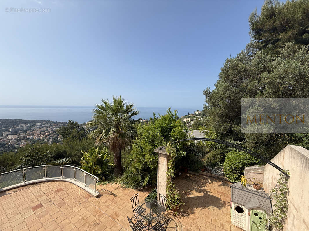 Maison à ROQUEBRUNE-CAP-MARTIN