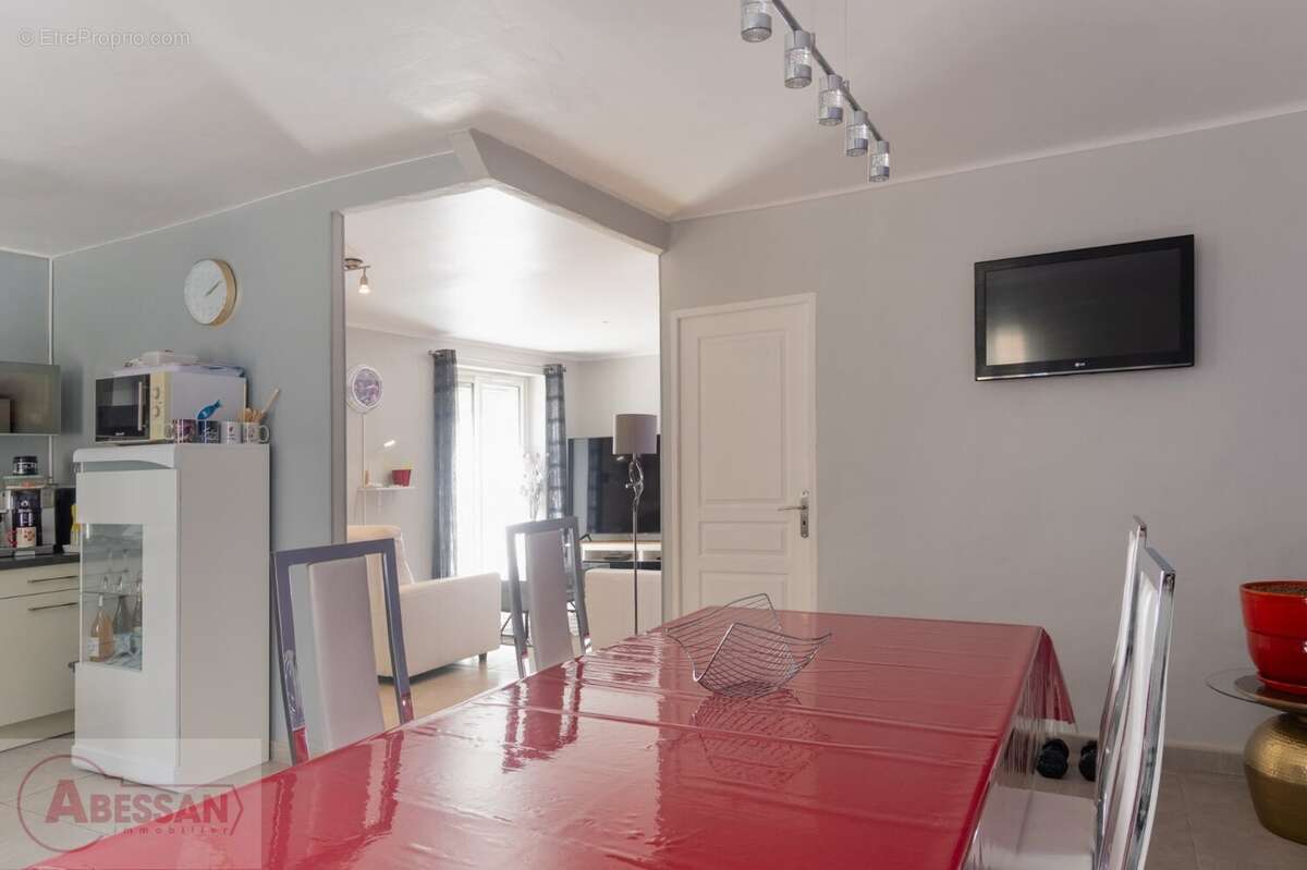 Maison à LA CALMETTE