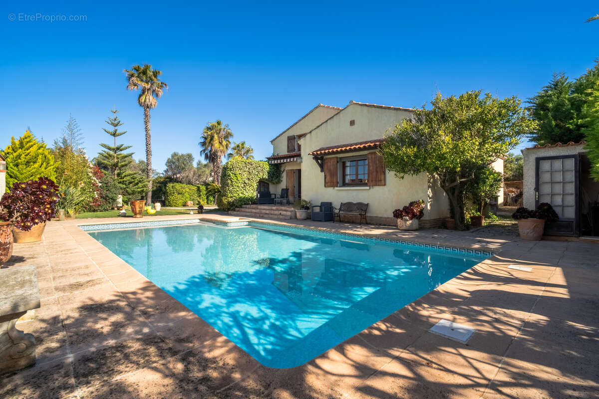 Maison à SIX-FOURS-LES-PLAGES