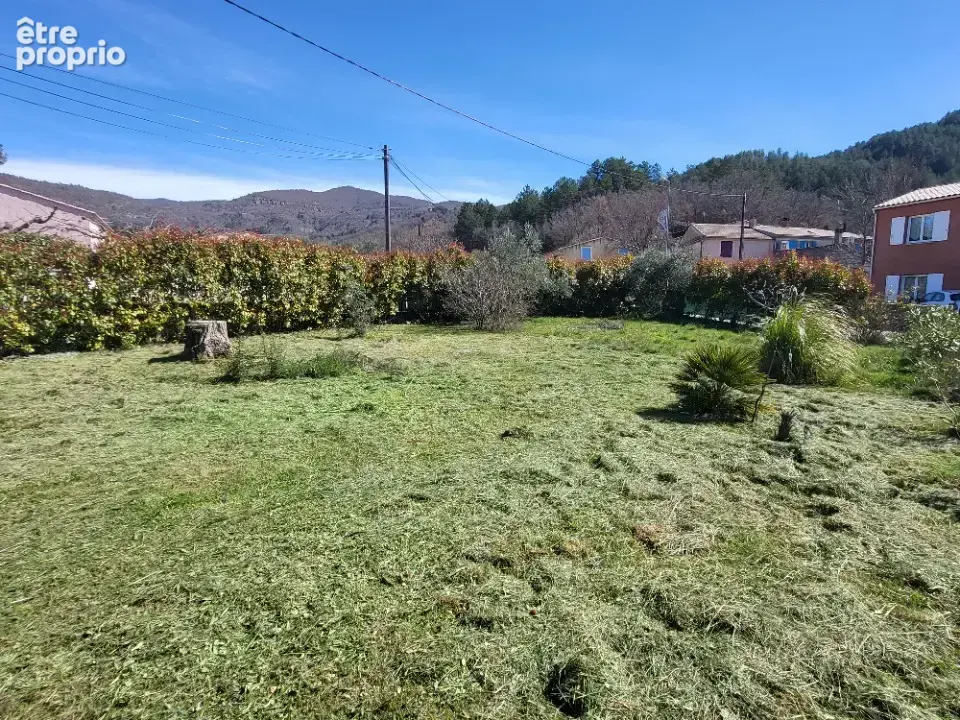 Terrain à L'ESCALE