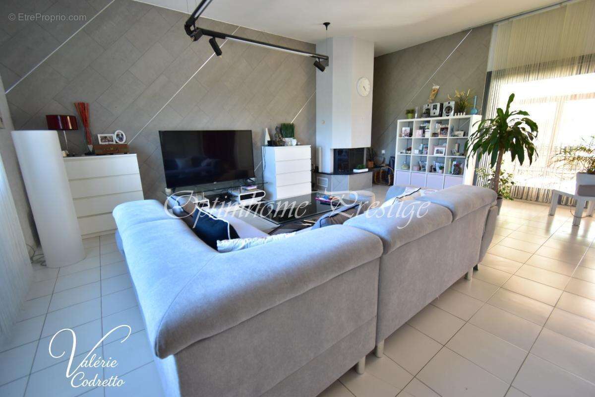 La moutonne – villa 185 m² – 6 chambres – piscine – terrain 1 996 m² – 4 grands garages 83260 - photo 6