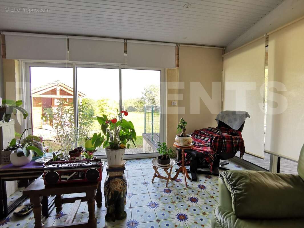 VERANDA - Maison à SAINTE-TERRE