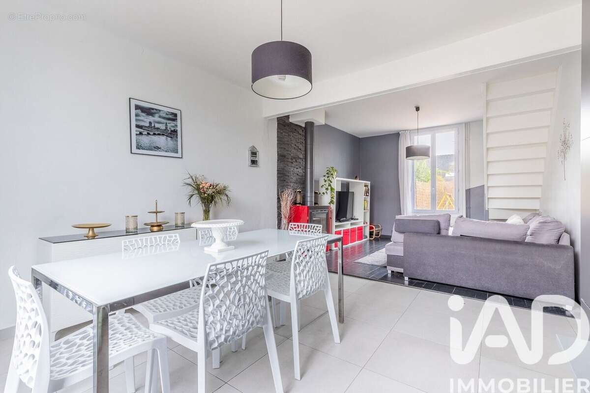 Photo 5 - Maison à VIRY-CHATILLON